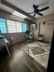 Blk 558 Jurong West Street 42 (Jurong West), HDB Executive #557801101